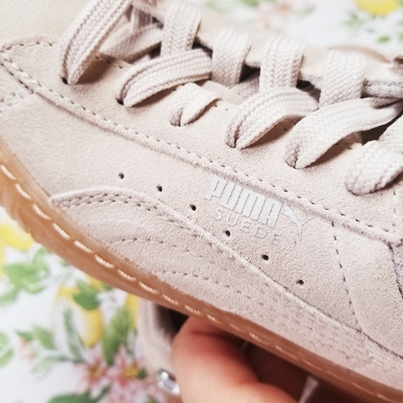 NWT girls PUMA Shoes 💫SALE💫 - Picture 4 of 9